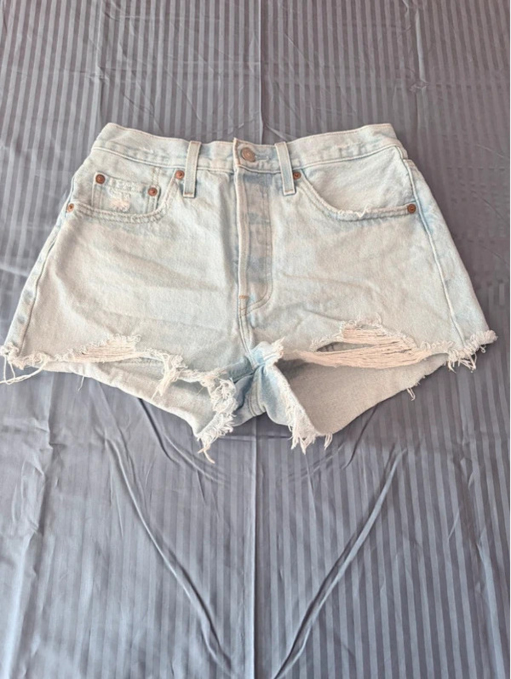 Levi’s 501 Distressed Cutoff Denim Shorts W25 1270